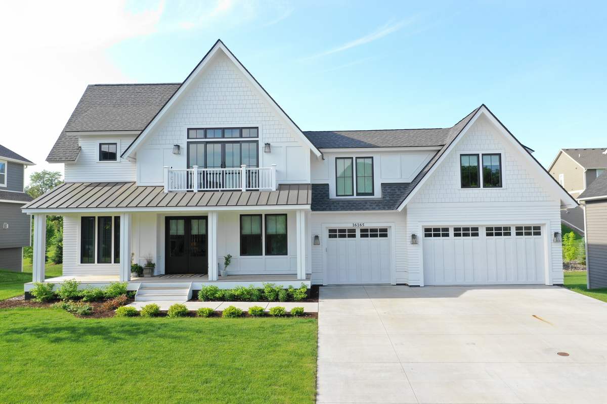 Ice Palace - GAF HDZ Shingles, Copper Standing Seam, EPDM Rubber